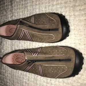 Privo Clarks Brown Leather Slip On Shoes S10